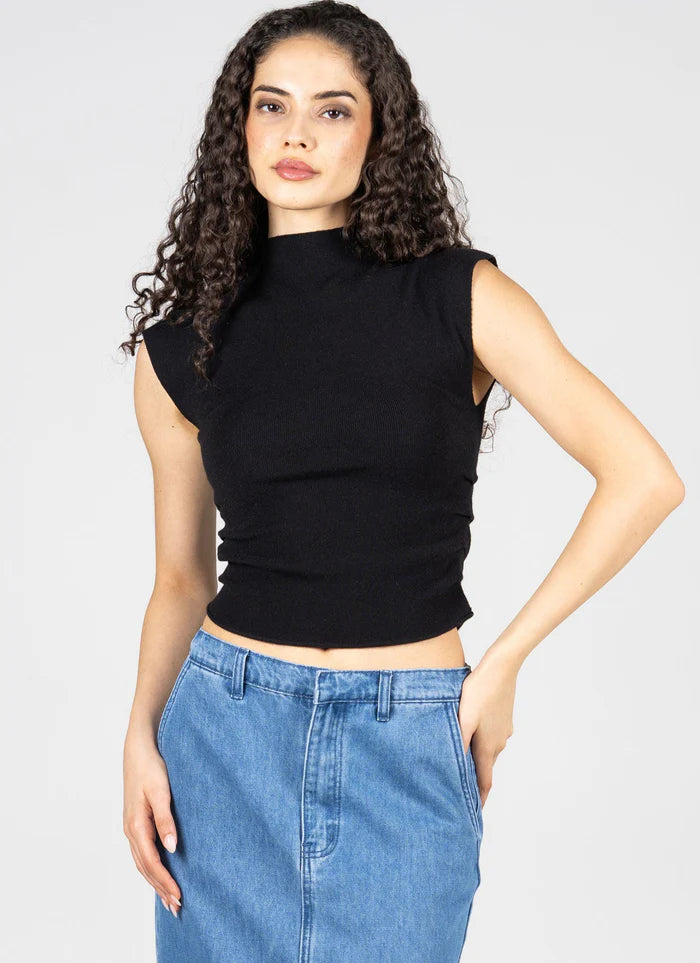 WOMEN'S C'EST MOI SHORT SLEEVE KNIT BLACK TOP